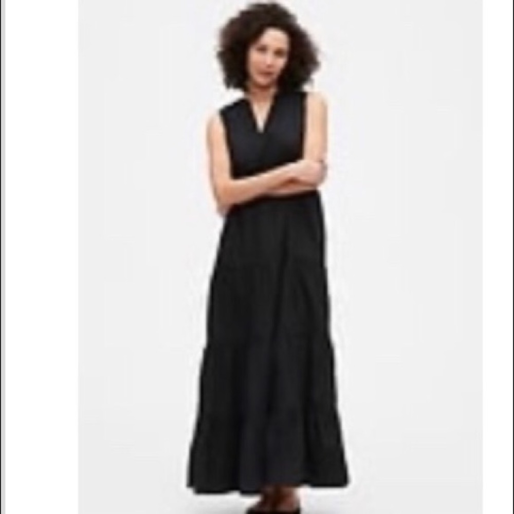 Sleeveless tiered maxi dress